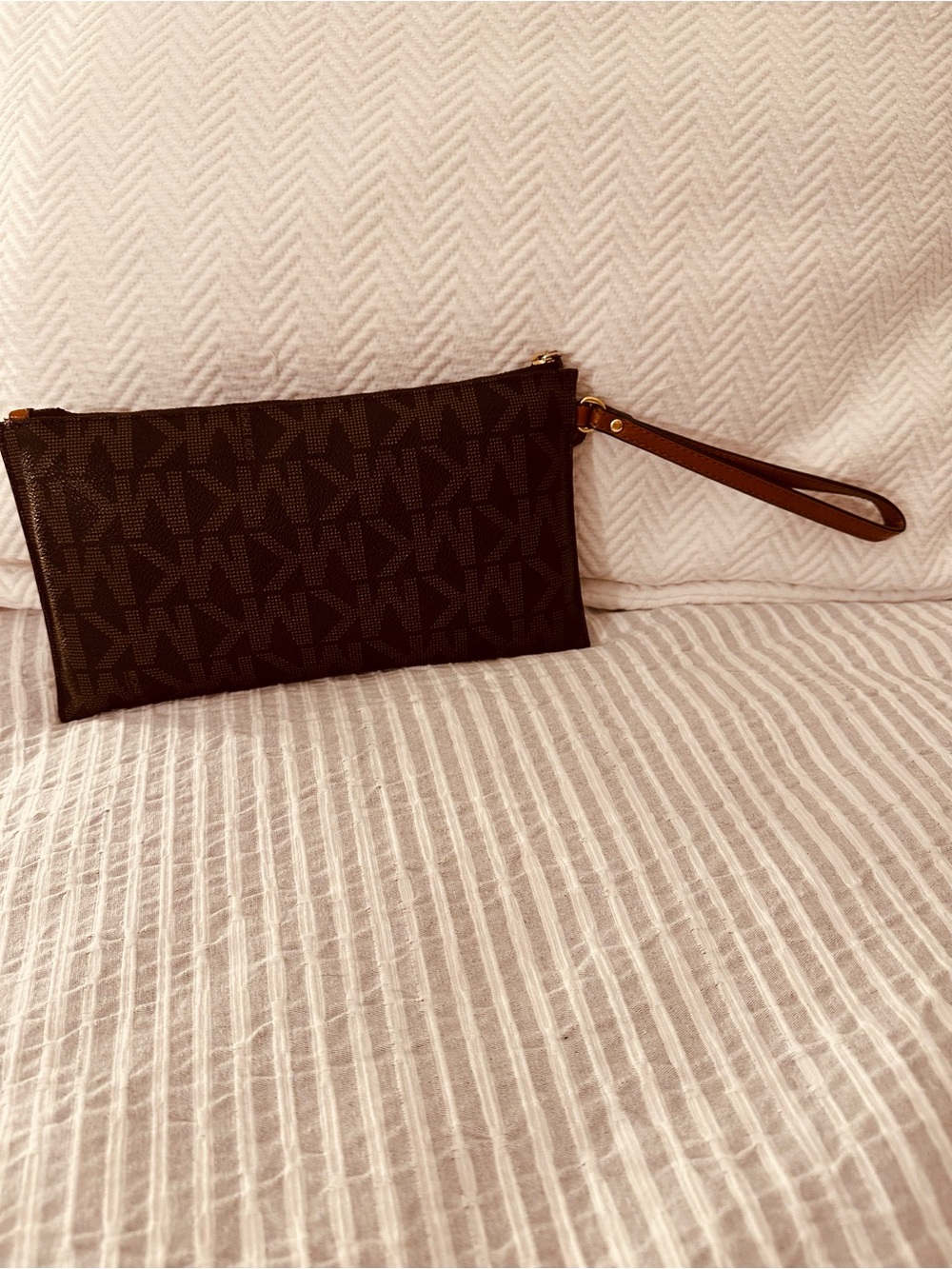 Michael Kors Brown Logo Wristlet Clutch - Picture 5 of 6